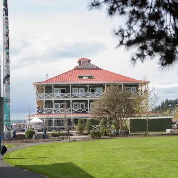 McMenamins Kalama Harbor Lodge