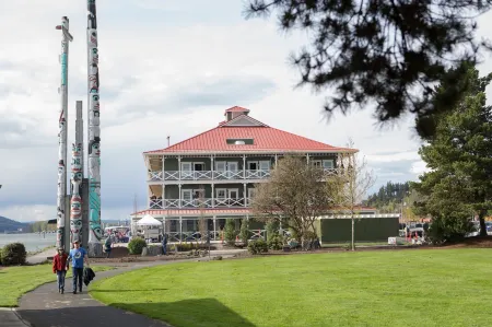 McMenamins Kalama Harbor Lodge