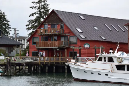 La Conner Channel Lodge Отели рядом с достопримечательностью «Роозенгаард»