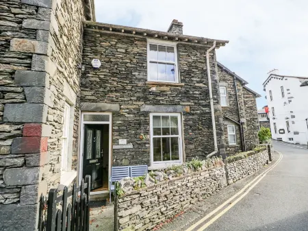 Little Brook Cottage Отели в г. Bowness-on-Windermere