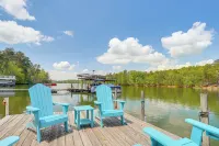Lake Lanier Living! Retreat w/ Dock, Deck & Sauna - 4 tähden