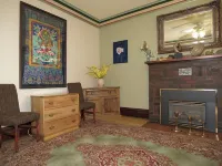 Downtown Bed and Breakfast Hotels near Lansdowne Park