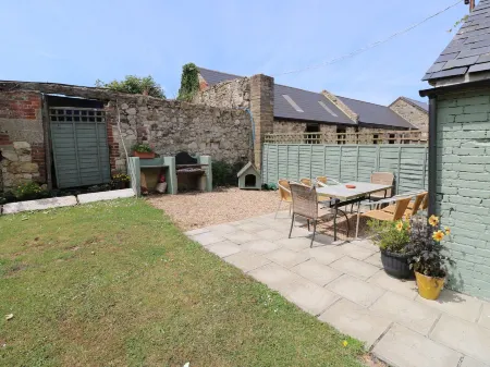 Hill Farm Cottage Отели рядом с достопримечательностью «Tapnell Farm Holiday Destination»