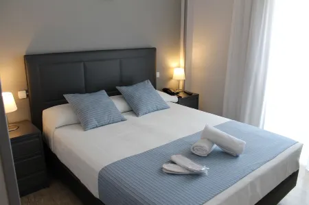 Hotel Barajas Plaza Отели рядом с достопримечательностью «Puesta De Sol Paracuellos-Torres Madrid»