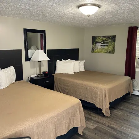 The New Lantern Motel