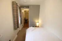 Charming Flat with Private Patio in Clifton Hotel di Abbots Leigh