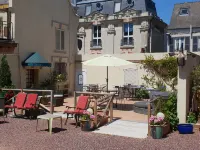 Chateau la Tour du Roy Hotels in Hirson