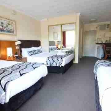 Molly Morgan Motor Inn Rooms