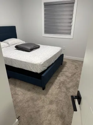 Modern n’ cozy 4 Bedroom 3 full bath home Hotels in Northeast Edmonton