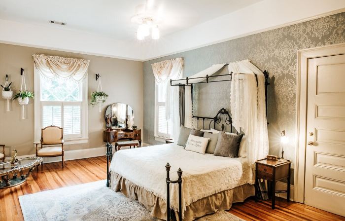 Heritage House Bed & Breakfast - Boutique Adults-Only Inn