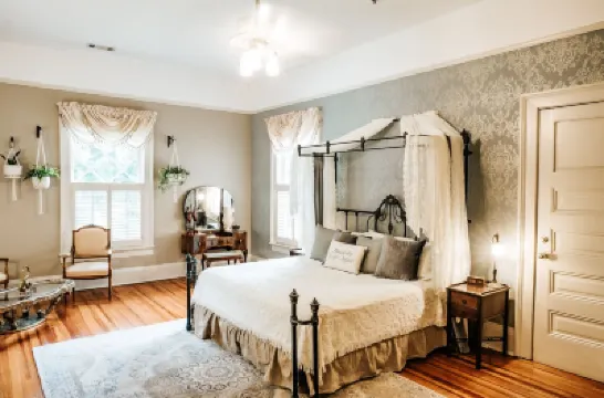 Heritage House Bed & Breakfast - Boutique Adults-Only Inn Hotel a 