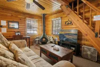 Highland Hideaway - Walk to Lake & Village, Pet Friendly, Fenced Yard - Evcil Hayvan Kabul Edilen Alan