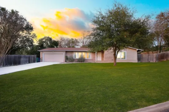 Pickleball & Heated Pool & Game Room & Mini Golf