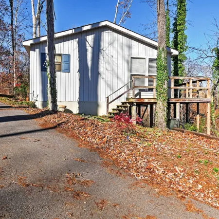 'Paradise Cove' Cabin w/ Boathouse & Dock