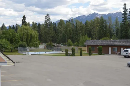 Mary's Motel Отели рядом с достопримечательностью «Йохо»