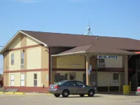 First Western Inn - Fairmont City