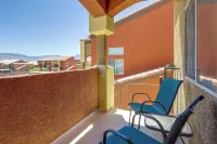 Mesquite Condo w/ Community Pool & Hot Tub! - parkir
