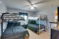 Walk to Shore and Restaurants Surfside Beach Home!