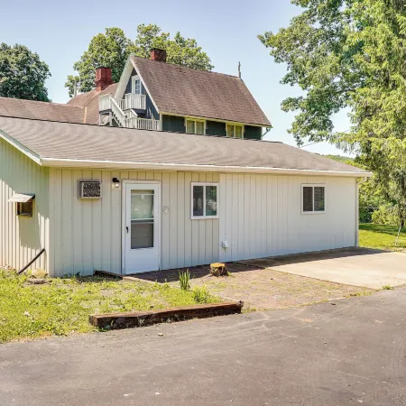 Zanesville Vacation Rental 2 Mi to Downtown!