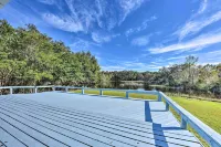 'Brookside' Waterfront Home w/ Kayaks & Deck! - Country Houses