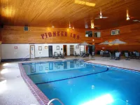 Horseshoe Bay Lodge - parking