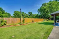 Pet-Friendly Clarksville Home w/ Central A/C Hotels near Maurices