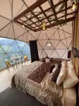 Poas Volcano Observatory Lodge & Glamping Hotels in Poás