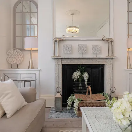 Gloucester Place Townhouse with Hot Tub!