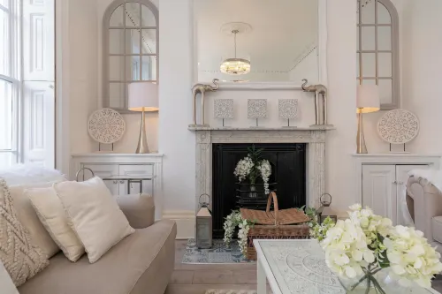 Gloucester Place Townhouse with Hot Tub! - Jacuzzi