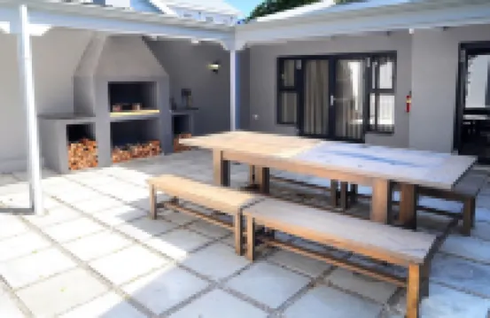 因維雷爾車站酒店