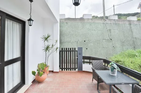 Vila Vitalia in Machico Отели в г. Machico