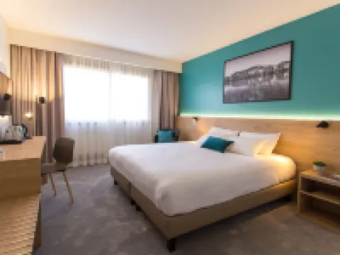 Hotel des Congrès โรงแรมในจังหวัดโรน