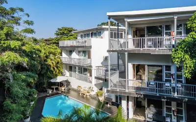 靜水邊精品飯店 Umhlanga Scuba附近的飯店