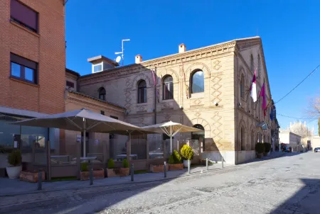 Hotel San Juan de Los Reyes Отели рядом с достопримечательностью «Avenida Park»