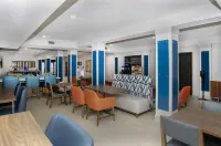 Holiday Inn Express & Suites Jacksonville - Atlantic Beach فنادق في Atlantic Beach