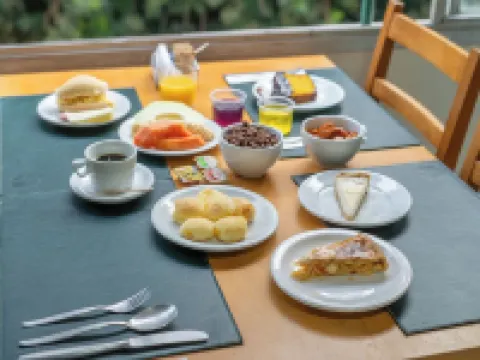 هوتل ناسيونال إن جواروجا فنادق في کواروخا