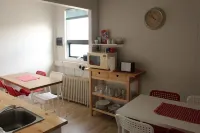 蘇娜伯格賓館 - 停車場