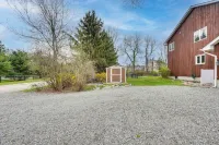 Dog-Friendly Fishkill Tiny House in Wine Country