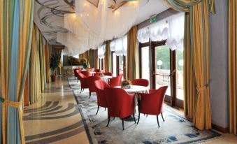 Grand Hotel Astoria - Housity