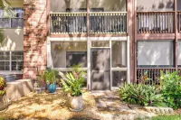 New Smyrna Beach Condo Pool Access, Walk to Beach - Holiday Apartments