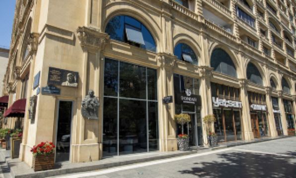 Dondar Hotel Formula 1 View