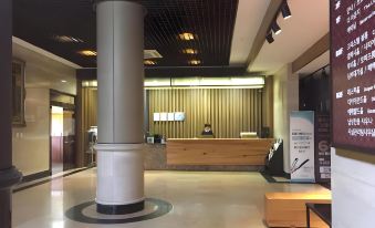 Hotel the Base