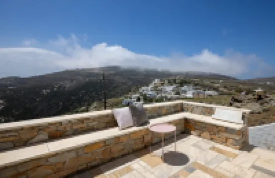 Akre, Marlas Tinos
