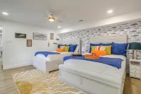 Elegant 5BR w/ Private Pool, Dock and Game Room - 4성급