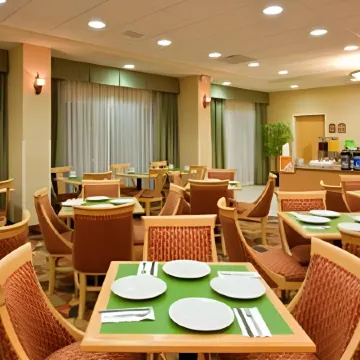 Holiday Inn Express SALTILLO ZONA AEROPUERTO by IHG