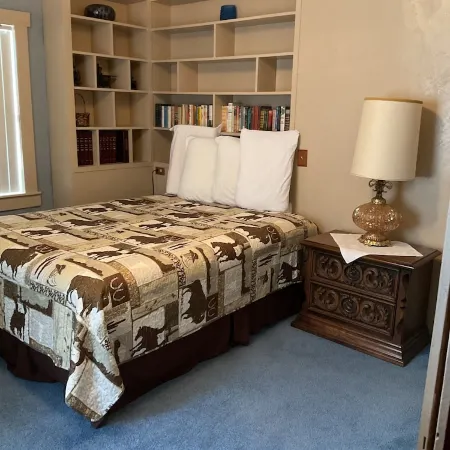 OLD WEST HIDEOUT - Large 2 Bedroom, One Block from Historic Route 66!