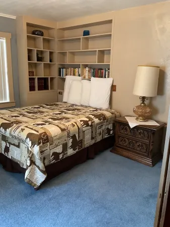 OLD WEST HIDEOUT - Large 2 Bedroom, One Block from Historic Route 66!