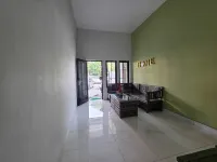 Green Living Home Hotels in Pedurungan