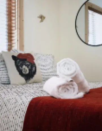 Cozy Log Cabin on 3 Acres Near Lassen Volcanic National Park