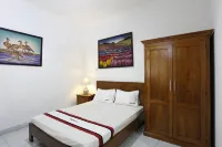RedDoorz near Adisucipto Airport 3 - parkir